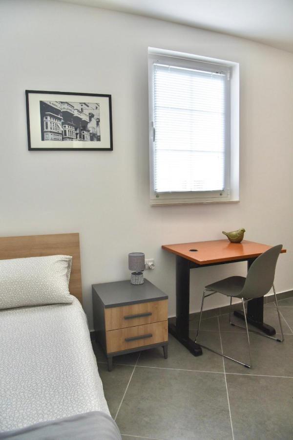 Bright & Modern 2-Bedroom, 4Th Floor Apartment In Gzira, Malta Ngoại thất bức ảnh